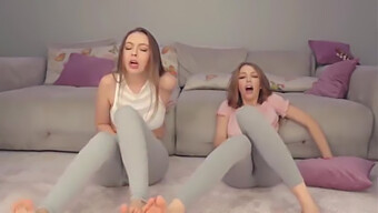 Deux Sœurs Explorent L'Éjaculation Féminine Dans Une Vidéo Maison